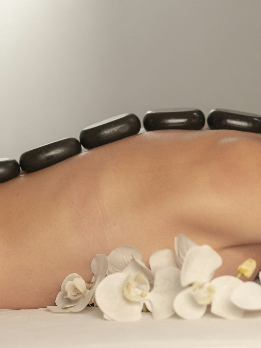 Massage aux pierres chaudes